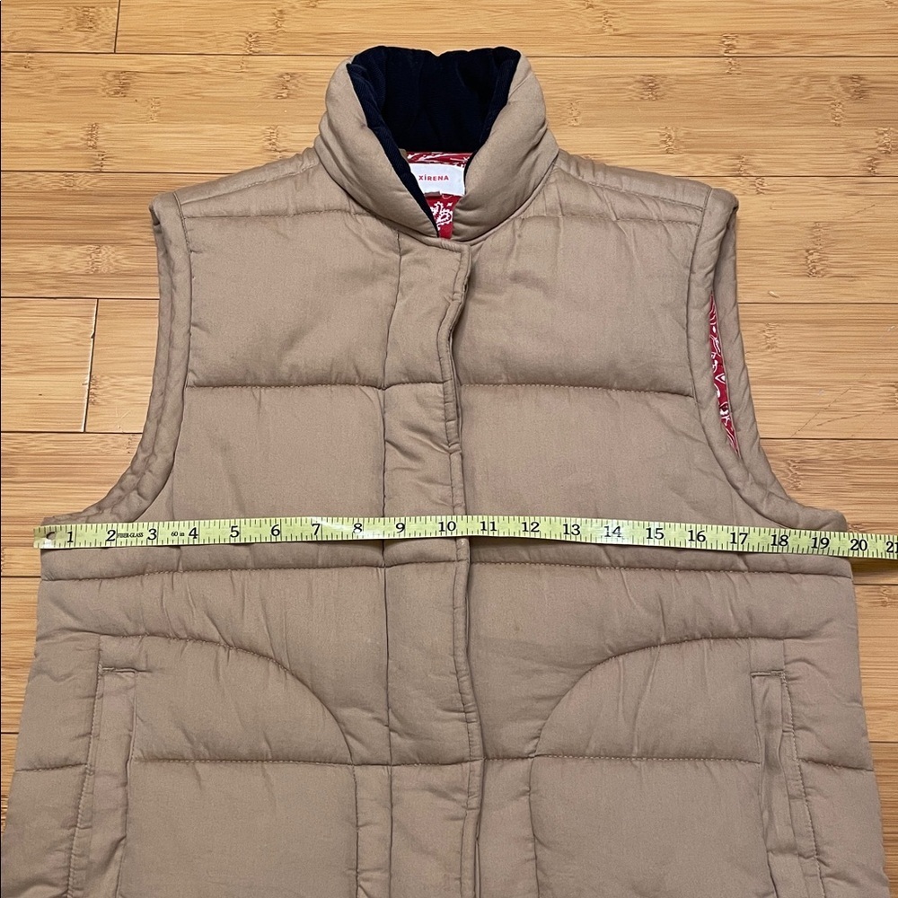 XIRENA Hunter Puffer Vest Size Small Tan Reversible Yucca Zip Up - Picture 17 of 17